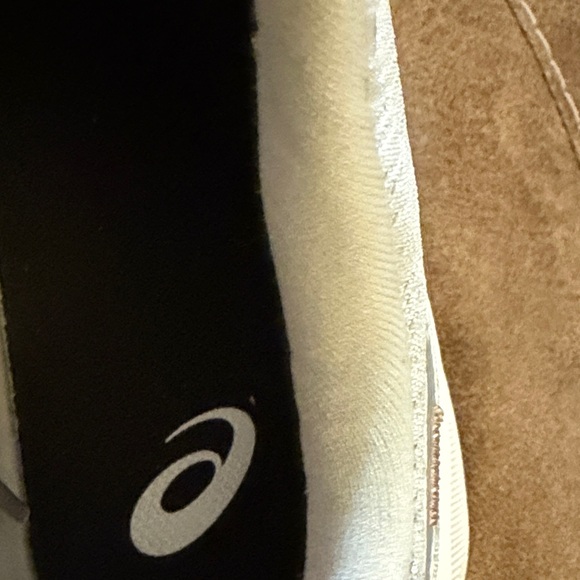 ASICS Women's Light Gray Athletic Shoes - Picture 3 of 6